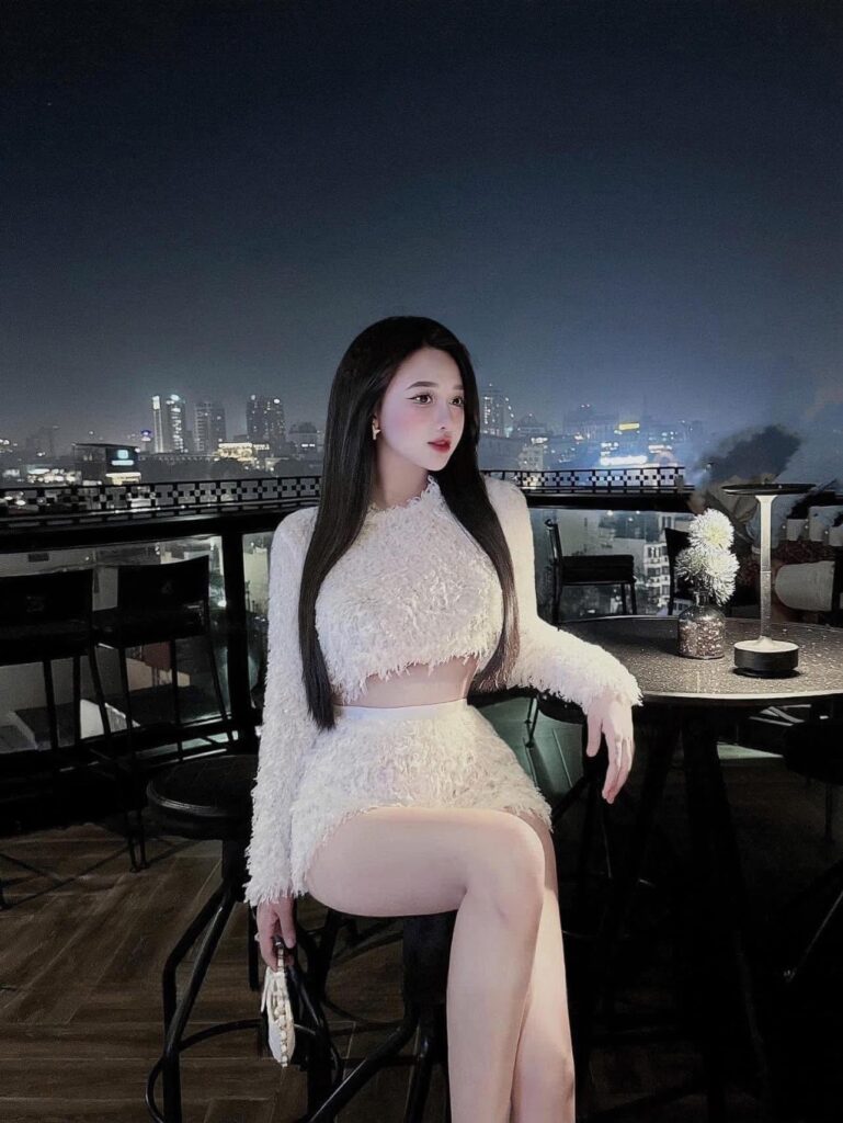 Gái Đẹp Xu Hướng Thế Hệ Trẻ Thể Hiện Vẻ Đẹp Và Phong Cách Riêng Biệt